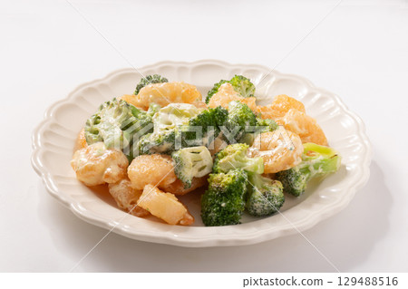 蝦仁蛋黃醬和青花菜 蝦仁蛋黃醬和青花菜 129488516