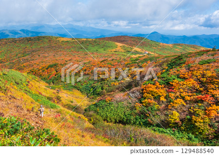 秋季攀登栗駒山（宇文沼～東栗駒） 129488540