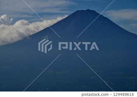 從禦坂山黑嶽瞭望台看到的夏季富士山 從禦坂山黑嶽瞭望台看到的夏季富士山 129489618