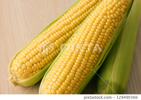 Fresh corn Fresh corn 129490366