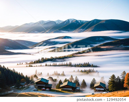 高原村莊的清晨，風景優美，俯瞰壯麗的雲海和山脈 129492054