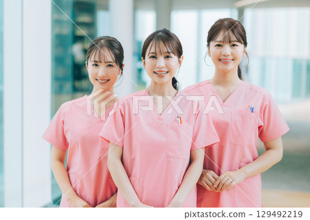 三位女護士 129492219