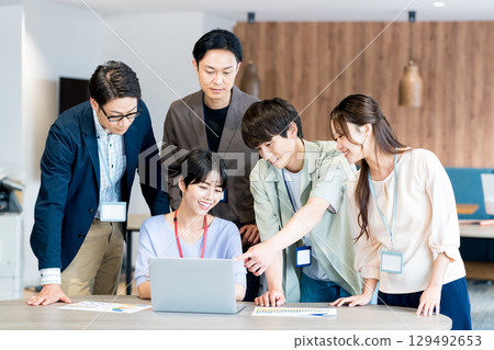 business person having a meeting business person having a meeting 129492653