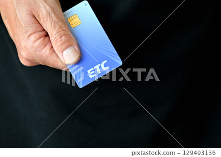 手伸出來ETC卡 129493136