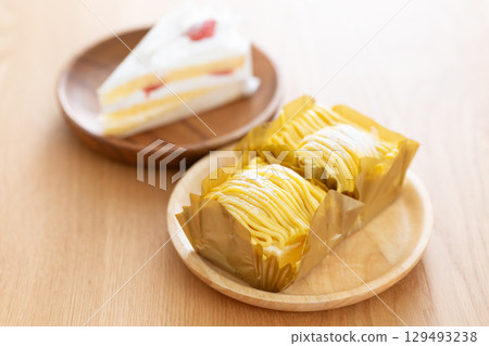 勃朗峰和短蛋糕 129493238
