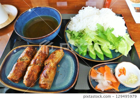 Vietnamese-style tsukemen (bun cha) 129495979