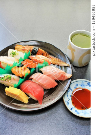 sushi sushi 129495985