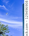 Tokyo's summer sky and airplanes 129496908