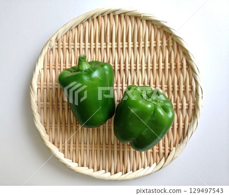 Jumbo green pepper Jumbo green pepper 129497543