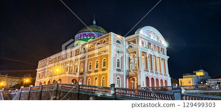 Facade of the imposing Amazonas Theater in the city of Manaus in Brazil. Symbol of the golden period of rubber in Brazil 129499303