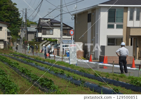 Construction site in the suburbs of Tokyo 129500851