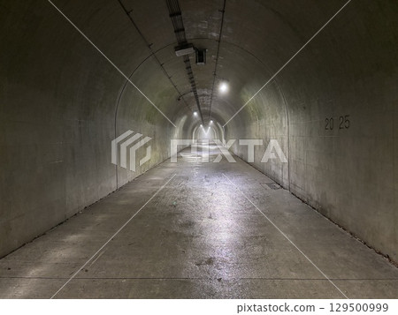 Small tunnel (promenade) 129500999