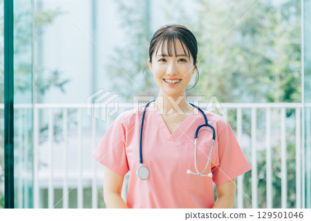 微笑的女護士 129501046