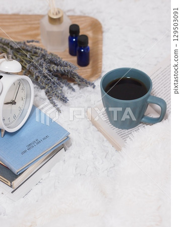 在家享受芳香療法和咖啡的時光 129503091