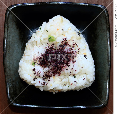 Onigiri: A simple home-cooked meal for men Onigiri: A simple home-cooked meal for men 129503472