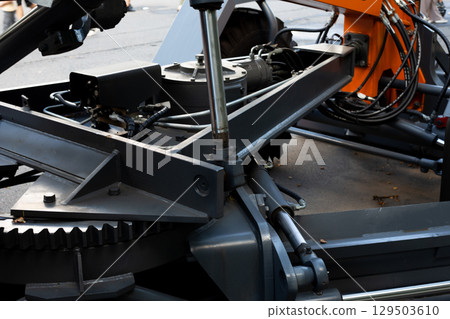 Large trailer slewing mechanism with hydraulic system. Large gear to assist in trailer turning. Increased turning ability of equipment. Hydraulic mechanisms for turning trailer during transportation 129503610