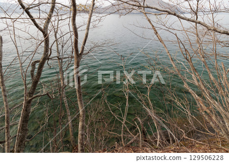 初春的十和田湖(青森縣) 初春的十和田湖(青森縣) 129506228