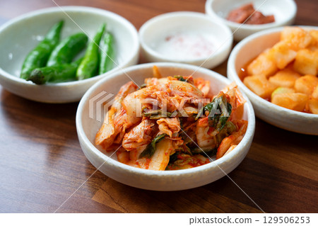 韓國 小菜 泡菜 食物 料理 김치 Kimchi キムチ 韓國 小菜 泡菜 食物 料理 김치 Kimchi キムチ 129506253