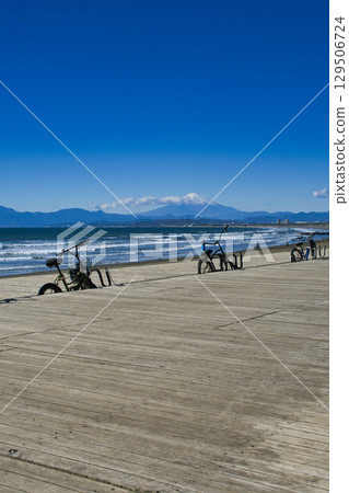 [Fujisawa City] Scenery of Kugenuma Coast 129506724