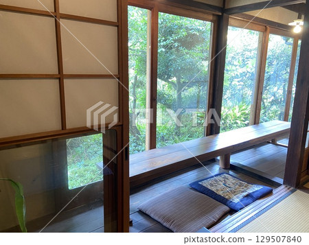 A calming space with natural light streaming into the Japanese-style room and veranda A calming space with natural light streaming into the Japanese-style room and veranda 129507840