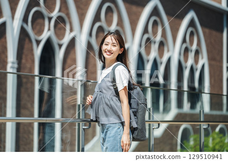 女大學的肖像 129510941