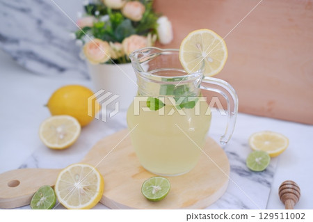 Fresh Lemonade in Glass Pitcher with Mint 129511002