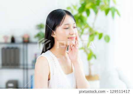 年輕女子的美麗形象 年輕女子的美麗形象 129511417