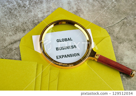 GLOBAL BUSINESS EXPANSION Concept Text. Global digital interface technology and networking concept GLOBAL BUSINESS EXPANSION Concept Text. Global digital interface technology and networking concept 129512034