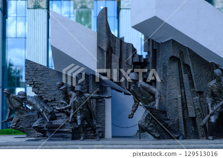 Warsaw Uprising Monument The Rush Dynamic Bronze Figures of Resistance 129513016