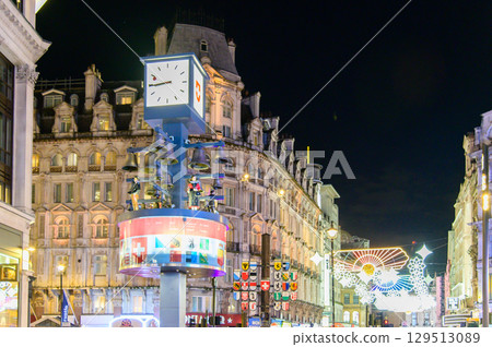 Beautiful night view of London Beautiful night view of London 129513089