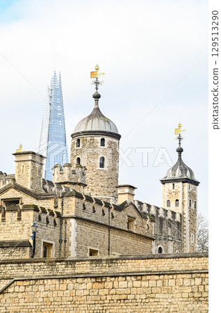 A beautiful view of the Tower of London 129513290