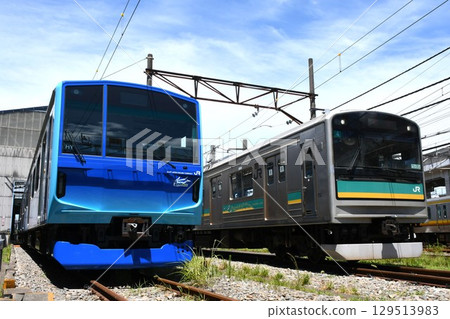 FV-E991 series and 205 series 1000 series on the Nambu branch line lined up at the depot FV-E991 series and 205 series 1000 series on the Nambu branch line lined up at the depot 129513983