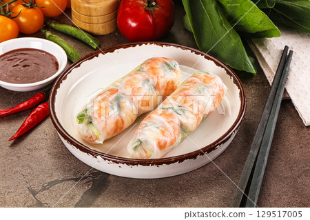 Vietnamese spring roll with prawn Vietnamese spring roll with prawn 129517005