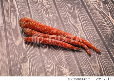 Red Indian raw carrot vegetable Red Indian raw carrot vegetable 129517212