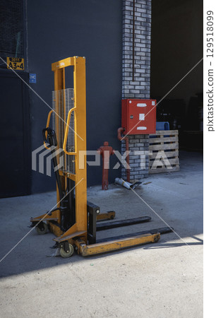 forklift hand stacker hydraulic electric crane forklift hand stacker hydraulic electric crane 129518099