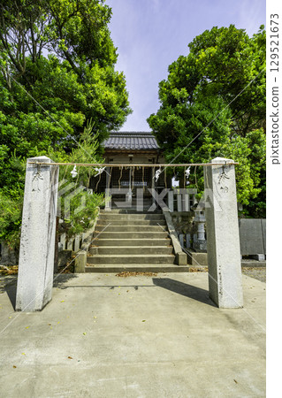 Uradome Coast, Tago Shrine, Shimenawa Pillar, Iwami Town, Tottori Prefecture Uradome Coast, Tago Shrine, Shimenawa Pillar, Iwami Town, Tottori Prefecture 129521673