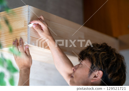 裝修DIY內牆膩子補孔遮蓋基底準備基底調整膩子加工店鋪裝修 129521721