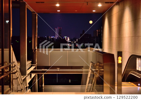 Sturgeon Moon seen from inside Akishima Station 129522200