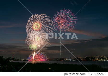 The Teganuma Fireworks Festival features many beautiful fireworks The Teganuma Fireworks Festival features many beautiful fireworks 129522269