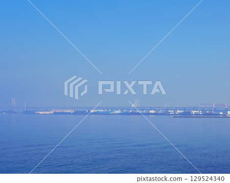 The Seto Inland Sea as seen from Utazu Rinkai Park (Utazu Town, Kagawa Prefecture) 129524340