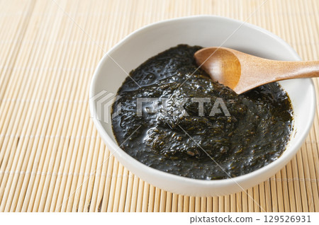 Akamoku seaweed pickled in soy sauce Akamoku seaweed pickled in soy sauce 129526931