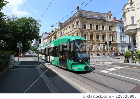 奧地利格拉茨的綠色電車 奧地利格拉茨的綠色電車 129526993