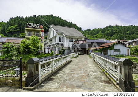 Yumura Onsen Yumechiyokan and Yumechiyobashi Bridge, Shin-Onsen Town, Hyogo Prefecture Yumura Onsen Yumechiyokan and Yumechiyobashi Bridge, Shin-Onsen Town, Hyogo Prefecture 129528188