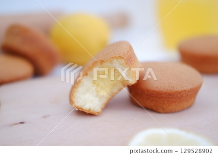 Soft Lemon Sponge Muffins with Fresh Lemonade Soft Lemon Sponge Muffins with Fresh Lemonade 129528902