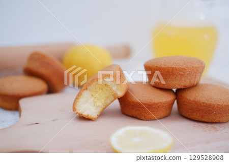 Soft Lemon Sponge Muffins with Fresh Lemonade Soft Lemon Sponge Muffins with Fresh Lemonade 129528908