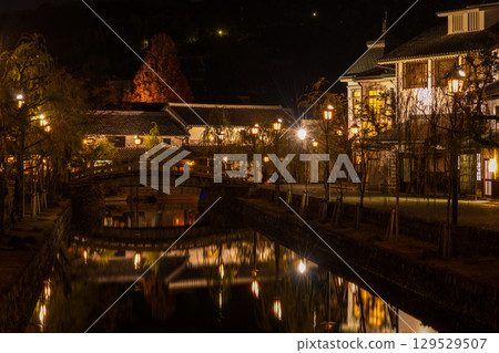 岡山縣倉敷市的冬天－夜晚的倉敷美觀地區 129529507