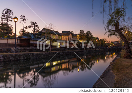 冬季的岡山縣倉敷市：黃昏的倉敷美觀地區 129529543