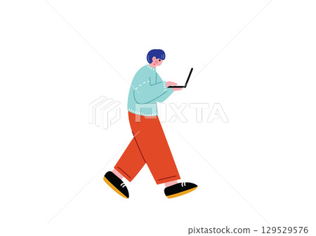 一名男子邊走邊使用筆記型電腦 129529576