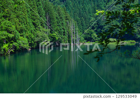 壯觀的水面倒影：岩屋川薩博水壩 129533049