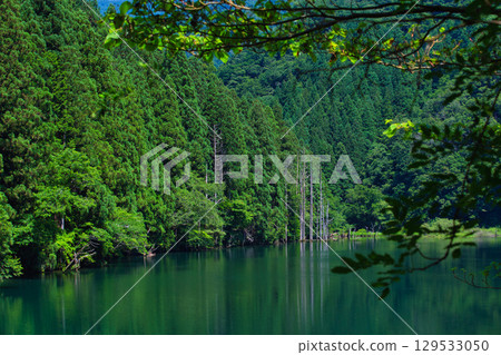 壯觀的水面倒影：岩屋川薩博水壩 129533050